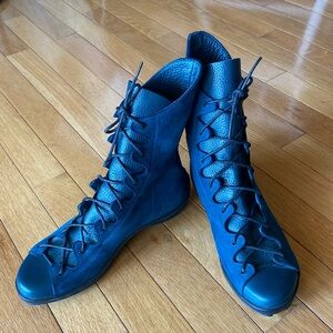 ARCHE  Suede lace up ankle boots Size 6